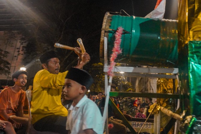 Takbiran dan pawai kendaraan hias