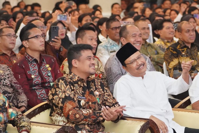 Acara Sosialisasi dan Koordinasi Pembentukan Sekolah Rakyat serta Dialog Pilar-pilar Sosial se-Sumatera Utara, di Aula Raja Inal Siregar, Kantor Gubernur Sumatera Utara, Jumat (11/4/2025).