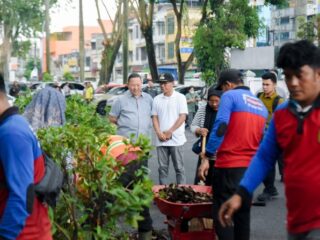 Wakil Walikota Medan, Zakiyuddin Harahap, berkomitmen memperbaiki wajah Rumah Sakit Umum Daerah (RSUD) dr. Pirngadi Medan, terutama dari sisi kebersihan dan kenyamanan lingkungan.