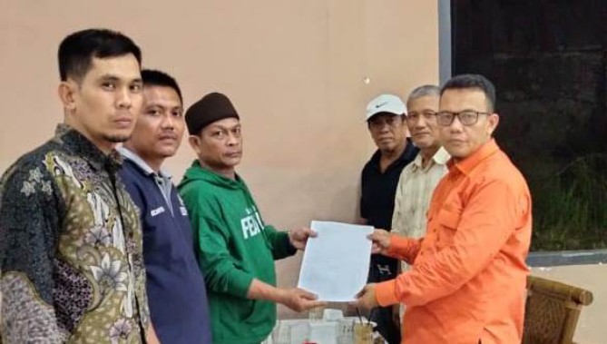 Sejumlah tokoh dan perwakilan masyarakat Kelurahan Kota Bangun, Kecamatan Medan Deli, menyampaikan aspirasi mereka terkait usulan pembangunan infrastruktur jalan dan jembatan yang sudah tidak layak lagi kepada anggota DPRD Medan Fraksi PKS, Datuk Iskandar Muda, Selasa (15/4/2025).