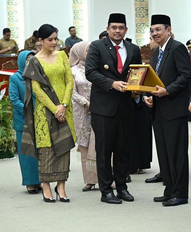 Rapat Paripurna DPRD Sumut dalam rangka memperingati Hari Jadi ke-77 Provinsi Sumatera Utara, di Gedung DPRD Sumut, Selasa (15/4/2025).