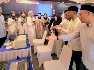 Penyelenggaraan Musabaqah Tilawatil Quran (MTQ) ke-58 Kota Medan Tahun 2025 yang berlangsung di Kecamatan Medan Deli tidak hanya menjadi ajang syiar keagamaan, tetapi juga dimanfaatkan Pemerintah Kota Medan untuk mendekatkan pelayanan publik kepada masyarakat.