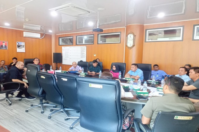 Suasana Rapat Dengar Pendapat Komisi 4 DPRD Medan dengan PT KAL dan OPD terkait