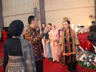 Bupati Tapanuli Selatan (Tapsel) Gus Irawan Pasaribu berharap kaum perempuan bisa mengambil porsi besar dalam membangun Indonesia Emas pada 2045 mendatang.