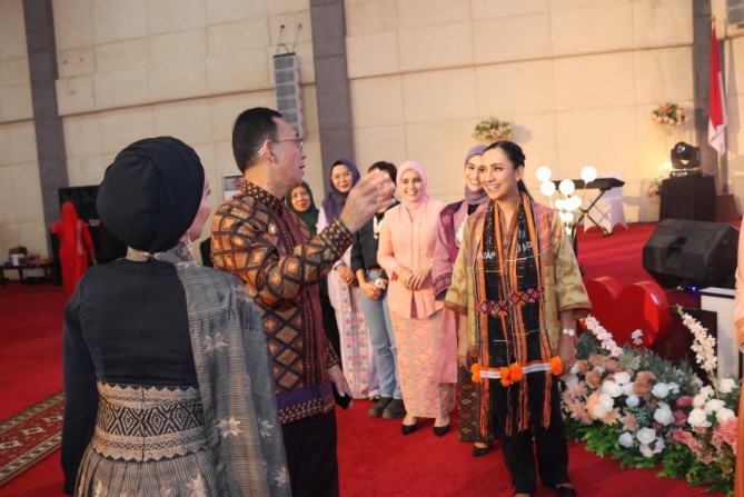 Bupati Tapanuli Selatan (Tapsel) Gus Irawan Pasaribu berharap kaum perempuan bisa mengambil porsi besar dalam membangun Indonesia Emas pada 2045 mendatang.