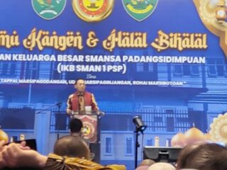 Bupati Tapanuli Selatan, Gus Irawan Pasaribu mengajak para alumni Sekolah Menengah Atas Negeri (SMAN) 1 Padangsidimpuan untuk ikut berperan serta membangun daerah Tapanuli Selatan.