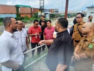 Anggota Komisi 4 DPRD Medan melakukan sidak ke SPBU Belawan 14.204.1120 di Jalan Pelabuhan Raya, Kelurahan Belawan I Kecamatan Medan Belawan, kemarin.