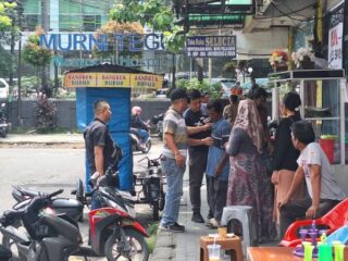 Sebanyak 14 juru parkir liar berhasil diamankan oleh Tim Subsatgas Tindak Operasi Pekat Toba 2025 dari Polda Sumatera Utara (Sumut). Mereka diduga melakukan pungutan liar (pungli) di sejumlah lokasi rawan di Kota Medan.