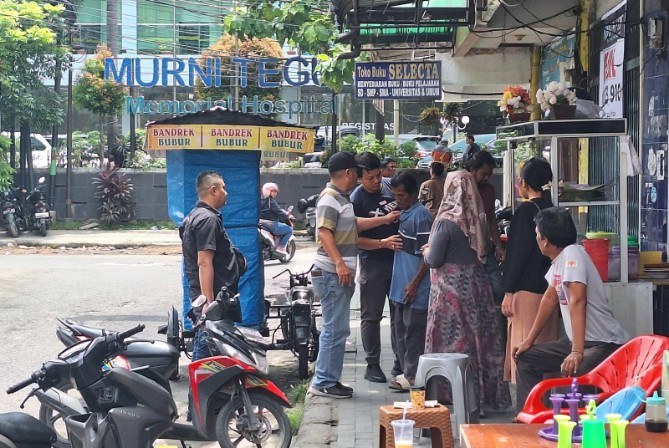 Sebanyak 14 juru parkir liar berhasil diamankan oleh Tim Subsatgas Tindak Operasi Pekat Toba 2025 dari Polda Sumatera Utara (Sumut). Mereka diduga melakukan pungutan liar (pungli) di sejumlah lokasi rawan di Kota Medan.