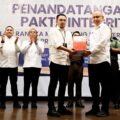 Untuk memastikan seluruh proses Sistem Penerimaan Murid Baru (SPMB) tahun 2025, berjalan tertib, jujur, transparan, dan lebih manusiawi, seluruh kepala daerah se-Sumatera Utara (Sumut) menandatangani pakta integritas.