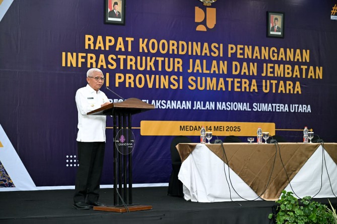 Pemerintah Provinsi Sumatera Utara (Pemprov Sumut) mengajak semua pihak berkolaborasi menangani jalan di Sumut.