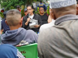 Walikota Medan, Rico Tri Putra Bayu Waas, memimpin kegiatan gotong royong bertajuk “Peduli Sungai Sei Putih” di Kelurahan Sei Putih Tengah, Kecamatan Medan Petisah, pada Sabtu (17/5/2025).