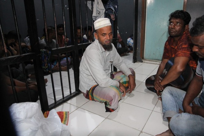 Warga Negara Asing (WNA) asal Bangladesh berhasil diamankan Imigrasi Kelas I Khusus TPI Medan. Mereka diamankan karena tidak memiliki dokumen resmi tinggal di Indonesia.