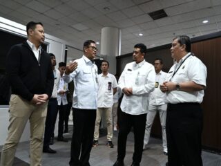 Gubernur Sumatera Utara Muhammad Bobby Afif Nasution mengapresiasi fasilitas autogate dan Pekerja Migran Indonesia (PMI) Lounge yang kini dimiliki Bandara Kualanamu.