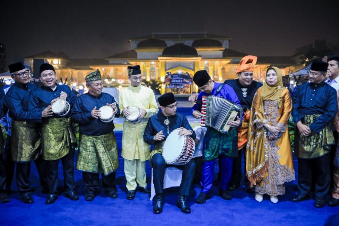 Gelar Melayu Serumpun (Gemes) ke- 8 tahun 2025 resmi dibuka di halaman Istana Maimun, Jalan Brigjen Katamso, Rabu (21/5/25).