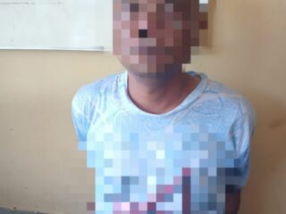 Seorang ayah berinisial TRT (41 tahun) dengan tega melakukan pencabulan terhadap ketiga putri kandungnya.