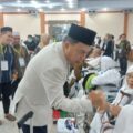 Sebanyak 174 Jamaah Calon Haji (JCH) asal Kabupaten Tapanuli Selatan, Sumatera Utara, resmi diberangkatkan ke Tanah Suci melalui Embarkasi Medan pada Minggu (26/5) malam.