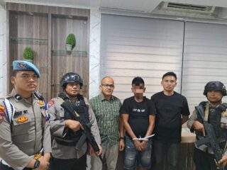 Personel Polda Sumut bergerak cepat dalam mengungkap kasus pembacokan terhadap seorang jaksa dan staf kejaksaan di areal ladang sawit milik korban di Desa Perbaungan, Kecamatan Kotari, Kabupaten Serdang Bedagai, Sabtu (24/5/2025).