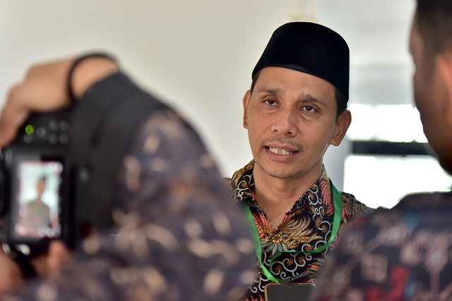 Prof. Dr. Mustafa Khamal Rokan saat memberikan penjelasan tentang cabang perlombaan Karya Tulis Ilmiah Hadis (KTIH) pertama kali dipertandingkan di STQH 2025.