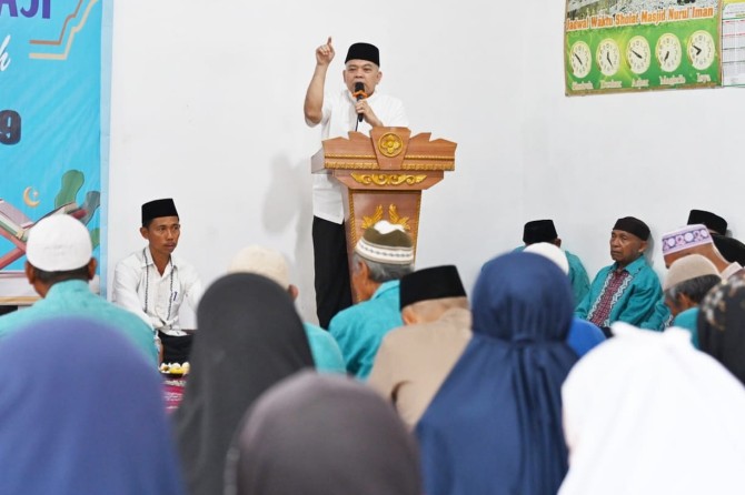 Memeriahkan Hari Lanjut Usia Nasional (HALUN) ke-29 tahun, Pemerintah Provinsi (Pemprov) Sumatera Utara (Sumut) melalui Dinas Sosial Sumut menggelar kegiatan ‘Lansia Mengaji untuk Sumut Berkah’.