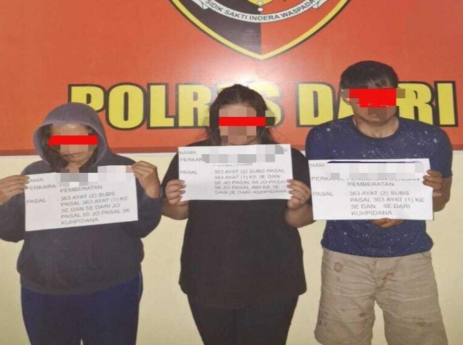 Satuan Reserse Kriminal (Satreskrim) Polres Dairi menangkap tiga tersangka kasus pencurian dengan pemberatan yang terjadi di Jalan Tapanuli, Kecamatan Sidikalang, Kabupaten Dairi.
