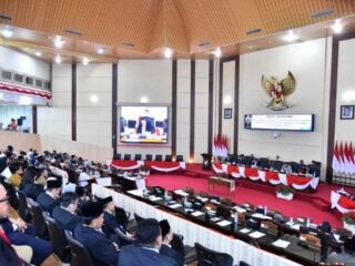 Rapat Paripurna DPRD Kota Medan, Senin (2/6/2025).