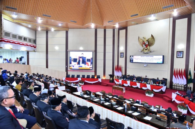 Rapat Paripurna DPRD Kota Medan, Senin (2/6/2025).