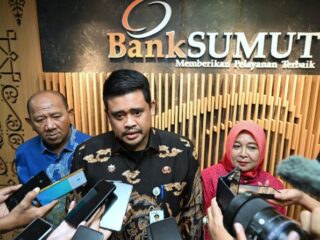 Gubernur Sumatera Utara Muhammad Bobby Afif Nasution resmi memberhentikan dua orang dewan direksi PT Bank Sumut dalam Rapat Umum Pemegang Saham Luar Biasa (RUPS LB). Kegiatan tersebut dilaksanakan di Gedung Utama Bank Sumut, Jalan Imam Bonjol, Medan, Selasa (3/6/2025).