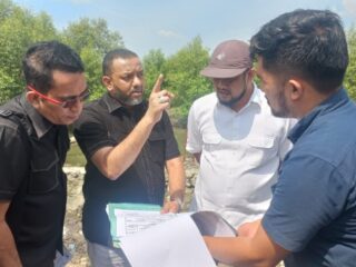 Wakil Ketua DPRD Medan, Hadi Suhendra, bereaksi keras terhadap dugaan penimbunan kawasan hutan mangrove yang diduga dilakukan PT Canang Palma Indonesia (CPI) di Jalan PLTU, Kelurahan Belawan Sicanang, Kecamatan Medan Belawan.