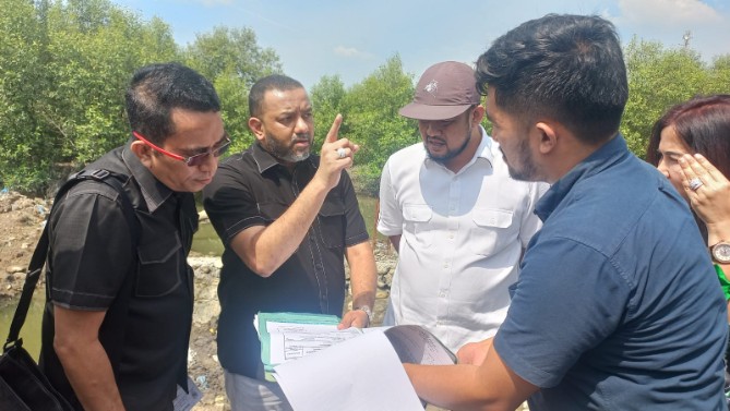 Wakil Ketua DPRD Medan, Hadi Suhendra, bereaksi keras terhadap dugaan penimbunan kawasan hutan mangrove yang diduga dilakukan PT Canang Palma Indonesia (CPI) di Jalan PLTU, Kelurahan Belawan Sicanang, Kecamatan Medan Belawan.