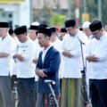 Gubernur Sumatera Utara Bobby Nasution dan Wakil Gubernur Surya melaksanakan Salat Iduladha 1446 H bersama ribuan masyarakat Deliserdang di Alun-alun Pemkab Deliserdang, Lubukpakam, Jumat pagi (6/6/2025).
