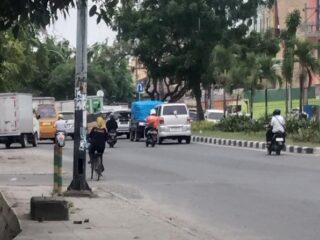 Anggota Komisi 4 DPRD Medan Ahmad Afandi Harahap minta penutupan jalan menuju pintu masuk Tol Bandar Selamat harus dikaji ulang.