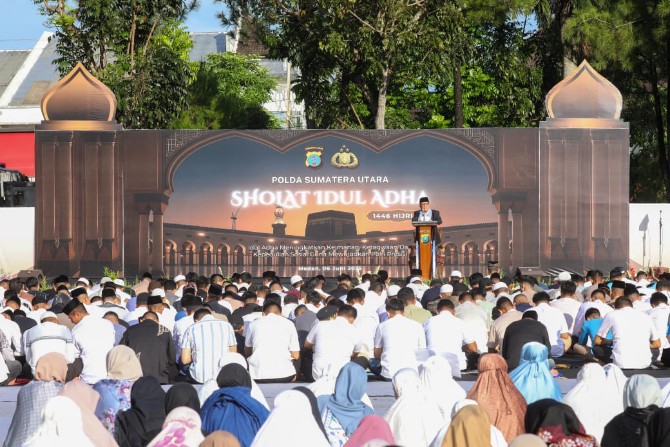 Pelaksanaan Shalat Idul Adha 1446 H/2025 M yang digelar pada Jumat, 6 Juni 2025 di wilayah hukum Polda Sumatera Utara berlangsung aman, tertib dan kondusif.
