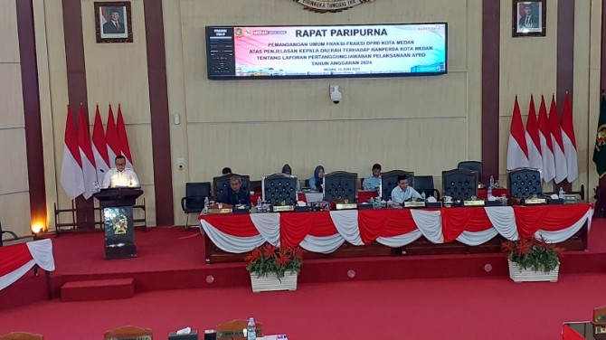 Rapat paripurna di Gedung DPRD Medan, Selasa (10/6/2025).
