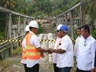 Jembatan Idano Noyo di Nias Barat akhirnya mulai dikerjakan Jumat (13/6/2025).