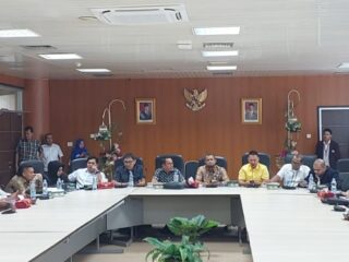 Rapat dengar pendapat lintas komisi bersama sejumlah OPD Pemko Medan di gedung DPRD Medan, Senin (16/6/2025).