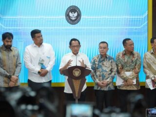 Istana Kepresidenan menegaskan tidak benar ada upaya Pemerintah Provinsi Sumatera Utara (Pemprov Sumut) untuk mencaplok empat pulau yang menjadi sengketa wilayah dengan Aceh.
