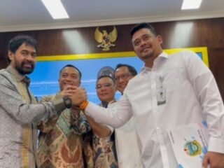 Presiden Prabowo Subianto menetapkan empat pulau yang disengketakan masuk wilayah Provinsi Aceh. Hal ini disampaikan Presiden melalui Mensesneg Prasetyo Hadi di kantor Presiden, Istana Kepresidenan, Jakarta, Selasa (17/6/2025).