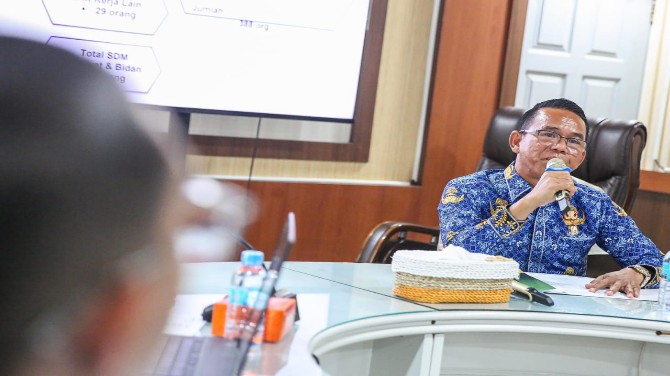 Rapat koordinasi antara Dinas Kesehatan Kota Medan, RSUD dr Pirngadi, RSUD Bachtiar Djafar, dan Badan Kepegawaian Daerah (BKD) Medan, di RSUD dr Pirngadi pada Selasa (17/6).