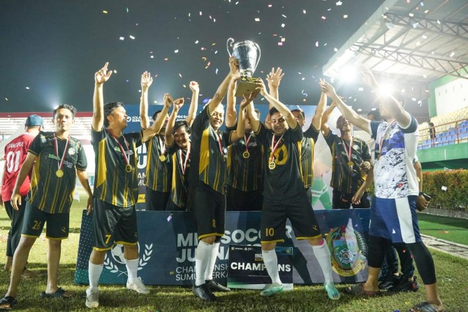 Gubernur Sumatera Utara, Muhammad Bobby Afif Nasution, memberikan apresiasi tinggi atas keberhasilan penyelenggaraan Turnamen Mini Soccer Jurnalis Championship (MSJC) Sumut Berkah 2025 yang berlangsung selama tiga hari, mulai Jumat hingga Minggu, 20–22 Juni 2025.