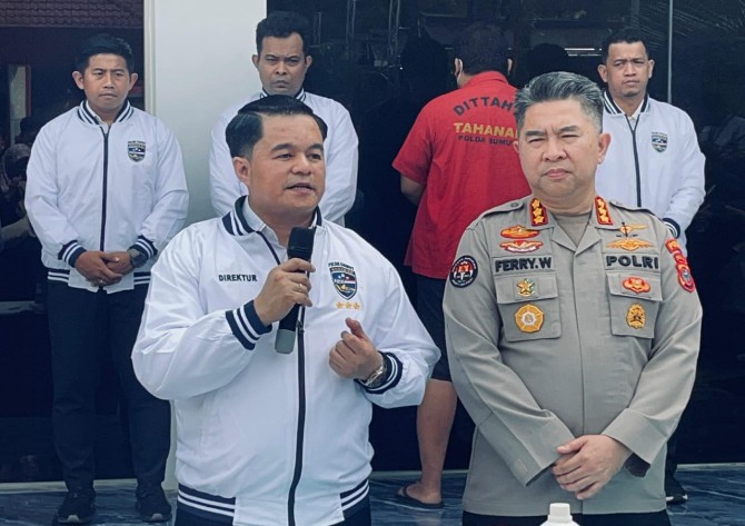 Personel Direktorat Reserse Siber Polda Sumatera Utara menangkap pelaku utama kasus siaran langsung bermuatan pornografi yang melibatkan anak di bawah umur, berinisial YWS alias Presiden Mangkok. Sebelumnya yang bersangkutan sempat buron.