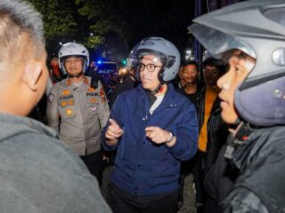 Wali Kota Medan, Rico Tri Putra Bayu Waas, turun langsung memantau keamanan kota dengan melakukan patroli malam bersama jajaran Polrestabes Medan, Rabu (25/6/2025).