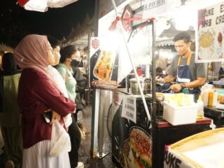 Pekan Kuliner Halal, Aman, dan Sehat (Khas) ke-IV Tahun 2025 yang diselenggarakan Majelis Ulama Indonesia (MUI) Kota Medan di Jalan Masjid Raya, Rabu (2/7/2025) malam.