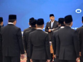 Gubernur Sumatera Utara Muhammad Bobby Afif Nasution melantik 60 pejabat administrator dan pengawas di lingkungan Pemerintahan Provinsi Sumut.