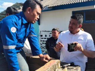 Gubernur Sumatera Utara, Muhammad Bobby Afif Nasution, menegaskan komitmennya untuk meningkatkan kualitas air bersih di Kecamatan Pangururan dan sekitarnya, Kabupaten Samosir. Hal ini disampaikannya saat melakukan sidak guna meninjau kondisi pompa dan reservoir milik Perumda Tirtanadi Cabang Samosir, Senin (7/7/2025).
