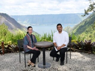 Menteri Pariwisata Republik Indonesia, Widiyanti Putri Wardhana, bersama Gubernur Sumatera Utara, Muhammad Bobby Afif Nasution