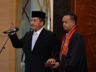 Gubernur Sumatera Utara (Sumut) Muhammad Bobby Afif Nasution melantik Togap Simangunsong sebagai Sekretaris Daerah Provinsi (Sekdaprov) Sumut.