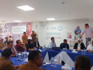 Komisi 4 DPRD Kota Medan mendorong Rumah Sakit Colombia Asia Aksara di Jalan Letda Sujono, Kecamatan Medan Tembung, agar segera membuka layanan bagi peserta program Universal Health Coverage Jaminan Kesehatan Medan Berkah (UHC JKMB).
