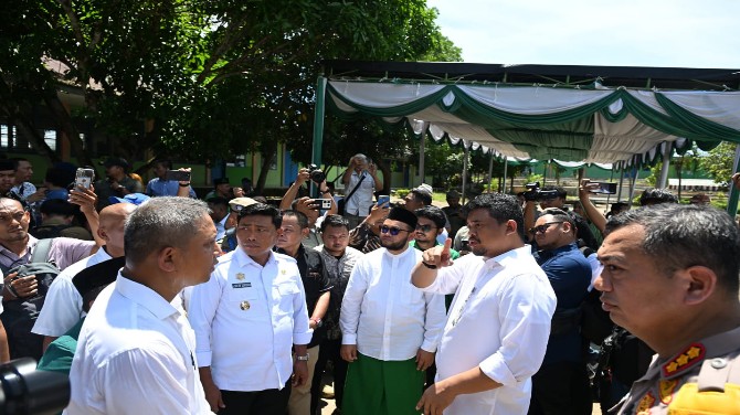 Gubernur Sumatera Utara Muhammad Bobby Afif Nasution melakukan mediasi antara Pemkab Deliserdang dengan Al-Washliyah, terkait penggunaan gedung sekolah/madrasah yang berada di Desa Petumbukan, Kecamatan Galang, Deliserdang.