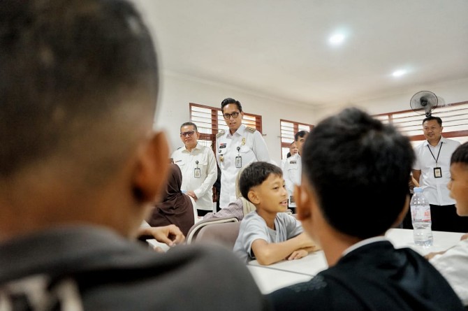 Wali Kota Medan, Rico Tri Putra Bayu Waas, mengingatkan para siswa Sekolah Rakyat Kota Medan untuk giat belajar demi meraih cita-cita dan menjadi pribadi sukses di masa depan.